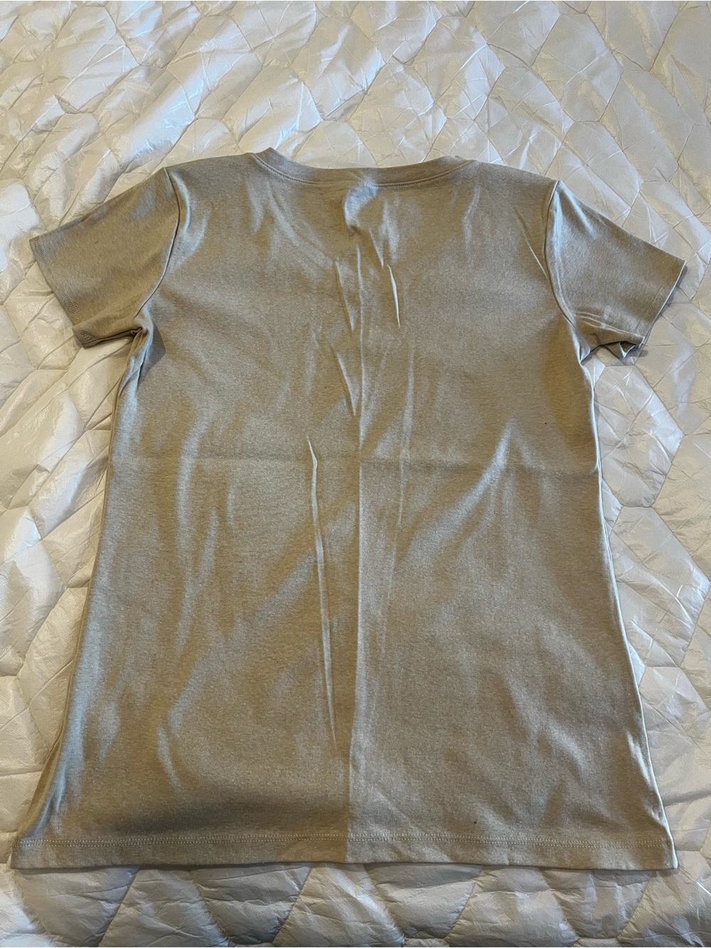 Noble Outfitters Tan V-Neck T-Shirt L - Picture 2 of 2